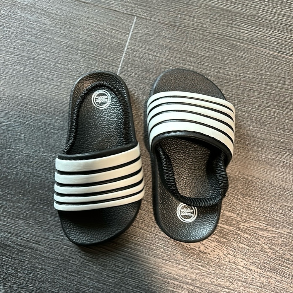 NEVER WORN Toddler slides